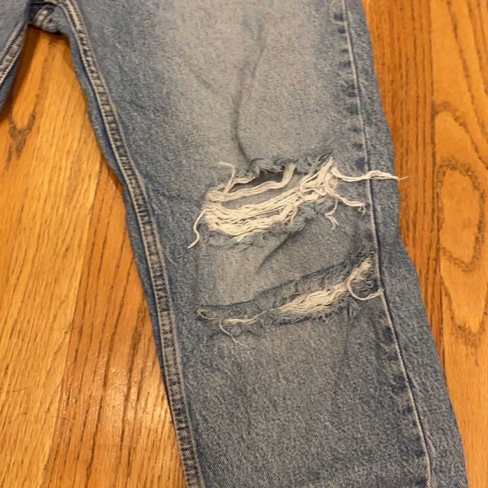 Zara Distressed Mom/Dad Jean - Picture 3 of 9
